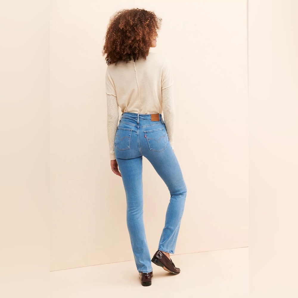 Levi’s | NWT Women’s 724 High Rise Straight Leg Jeans - Light Wash